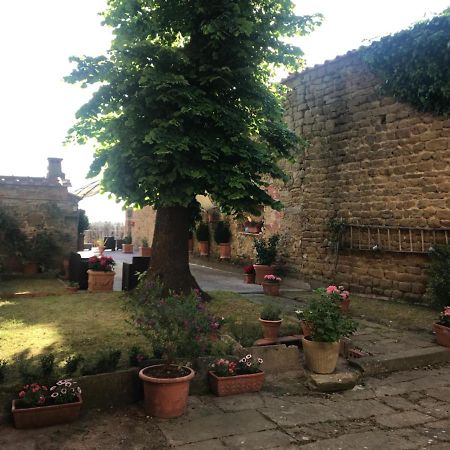 Camera E Appartamento Toscana - B&B Palazzo Robicci Castiglion Fiorentino Exterior foto